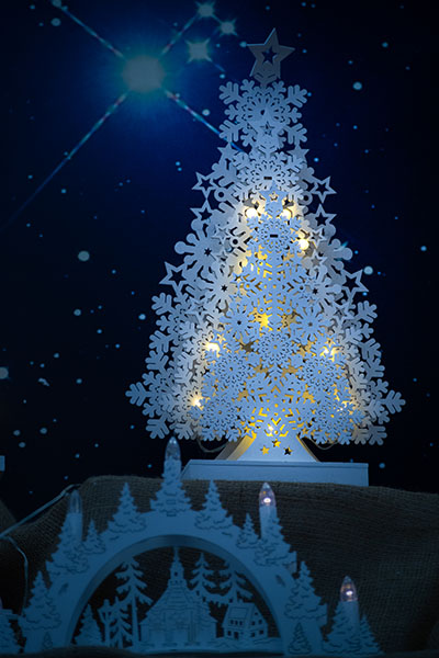 Décoration de Noël - illuminations - sapin bois blanc illuminé